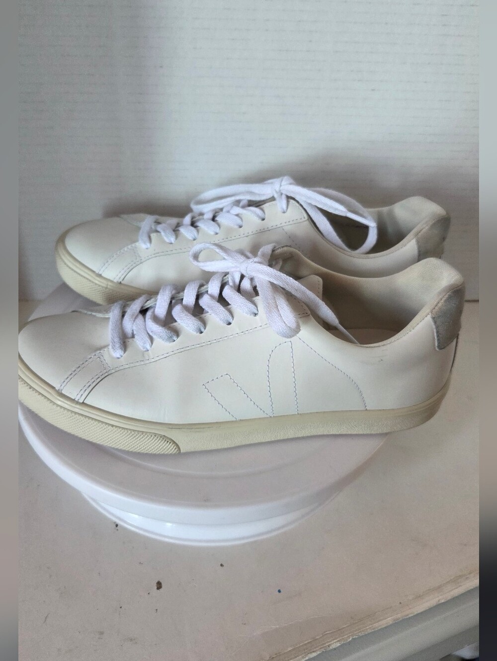 VEJA Women's White Leather Sneakers Size 10